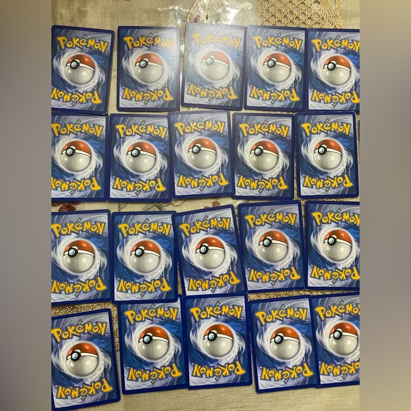 Pokémon card bundle - Picture 4 of 14